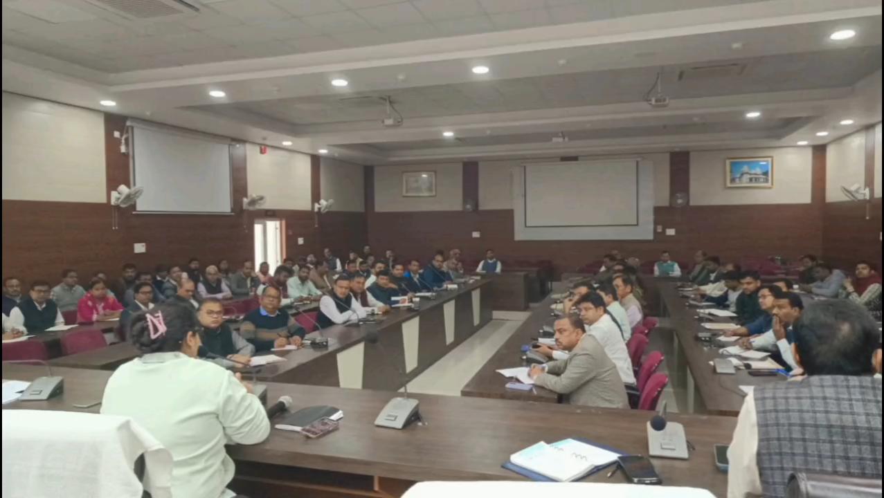 एसआई आर को लेकर प्रशासन सख्त प्रतिदिन 9 बजे बैठक करके करेगा समीक्षा