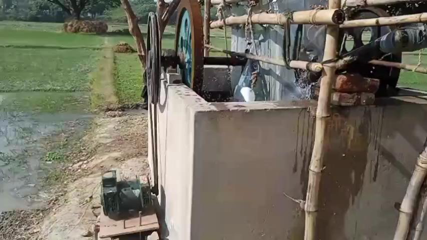 किसान ने पानी से चलने वाला पंप बनाकर किया तैयार, बिना ईंधन और इलेक्ट्रिक से चलेगा पम्प