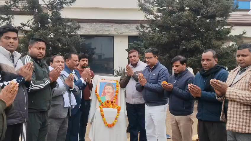 अमरोहा में मनायी गयी माता सावित्रीबाई फुले की जयंती