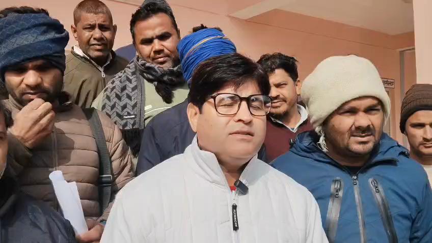 हसनपुर: चीनी मिल के धुएं से ग्रामीणों को परेशानी एसडीएम को सोपा ज्ञापन पत्र