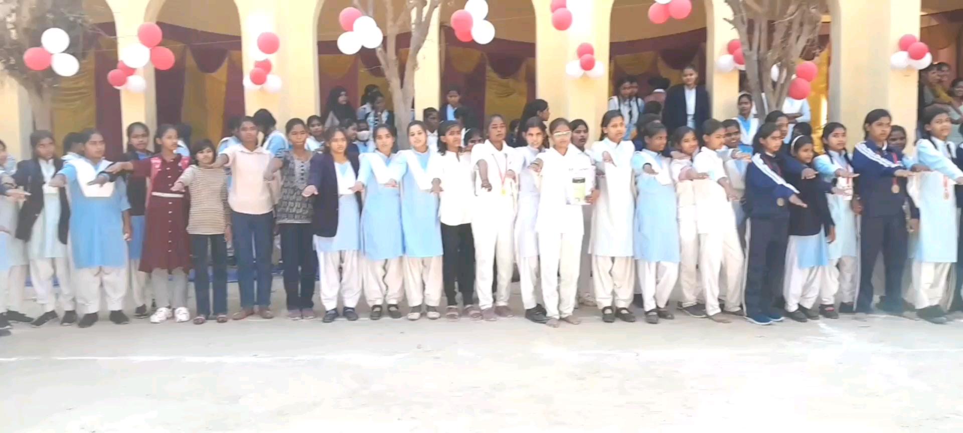 मैनपुरी-करहल पीएम श्री राजकीय बालिका इंटर कॉलेज के वार्षिकोत्सव पर हुई खेलकूद प्रतियोगिता ।